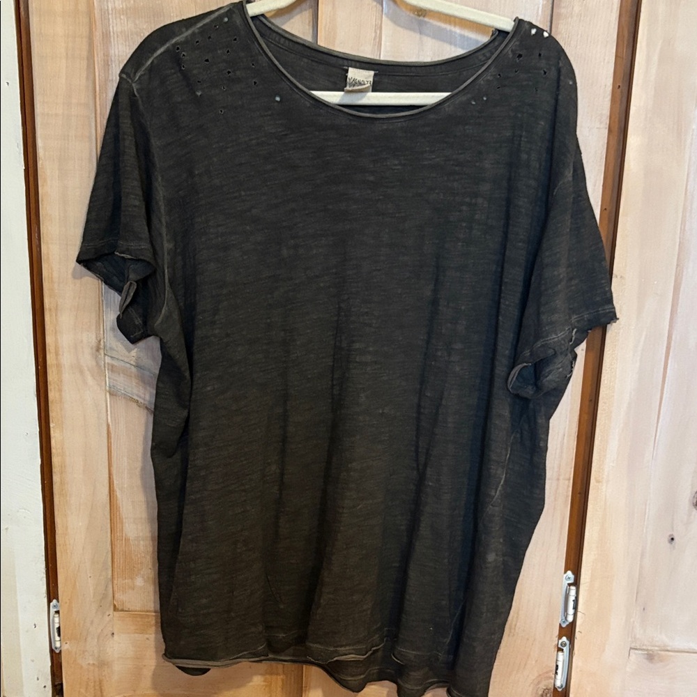 Magnolia Pearl dark gray Dylan tee